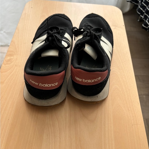 new balance trainers size 8 - Picture 2 of 3